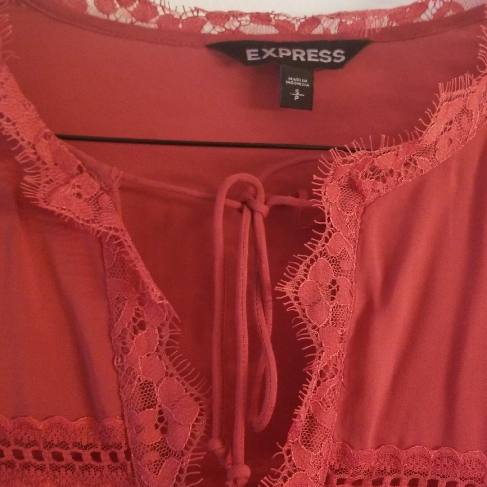 Lace lined blouse - Picture 2 of 3